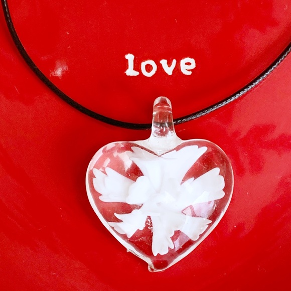 Handblown Glass White Flower Heart Pendant - Picture 2 of 5